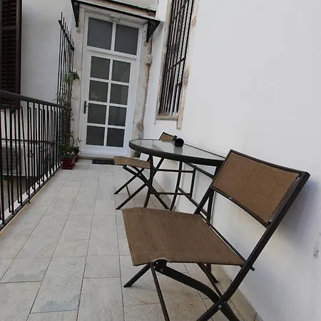 Petrizio Palace *