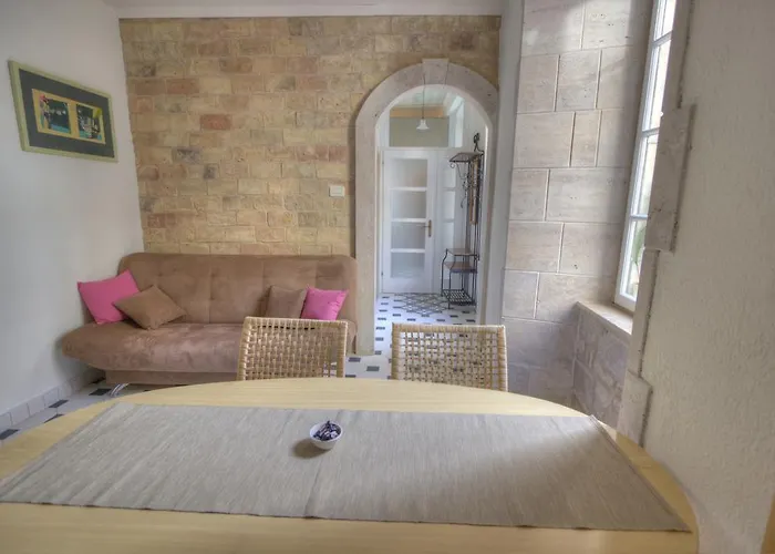 Petrizio Palace 아파트