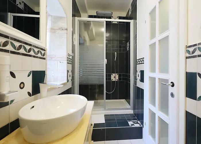 Petrizio Palace 아파트 *